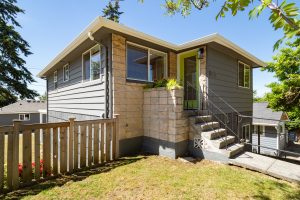 4 bedroom home with income opportunities in Beacon Hill Seattle