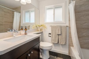 4 bedroom home with income opportunities in Beacon Hill Seattle